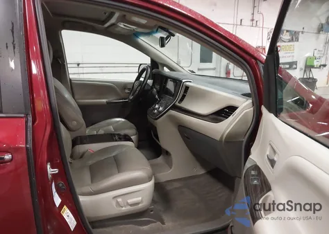 2015 Toyota Sienna Xle 7 Passenger z USA, uszkodzony, nr VIN 5TDDK3DC7FS103648